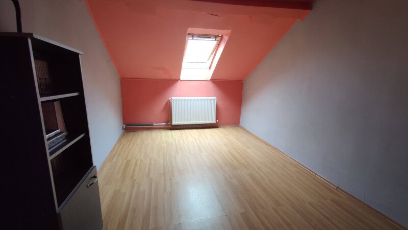 Vasile Lascar, vanzare mansarda la rascruce de drumuri