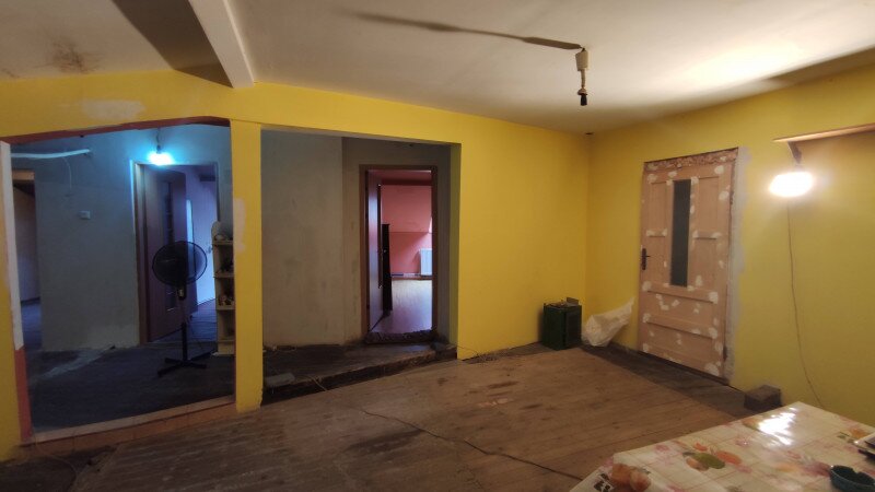 Vasile Lascar, vanzare mansarda la rascruce de drumuri